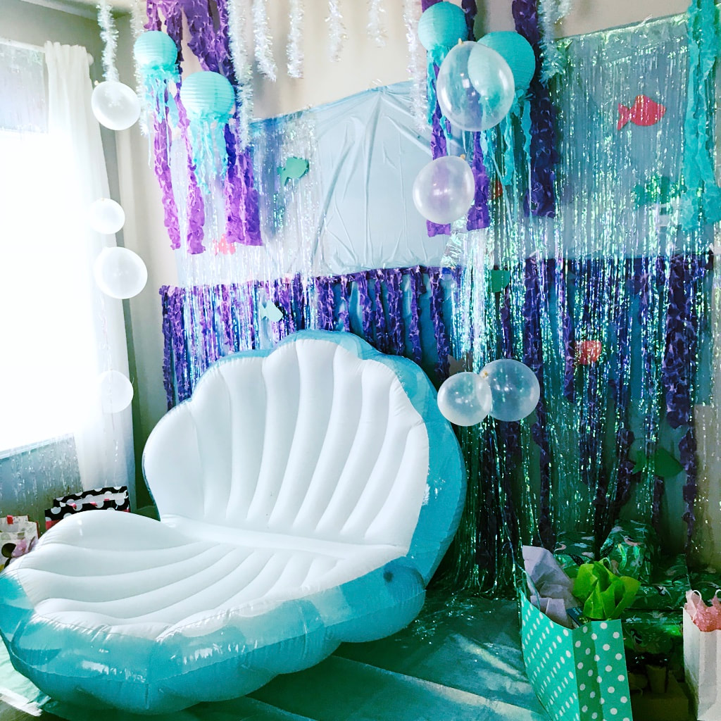 Clamshell Floatie Backdrop and Bubble Balloons for Mermaid Birthday Party - Land of Lloyds